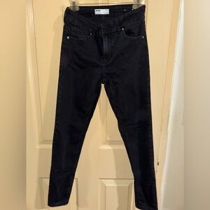 black push up skinny jeans NEVER WORN